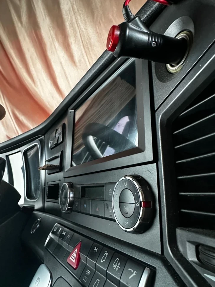 Штатная магнитола Teyes CC3L 4/32 Mercedes-Benz Actros (2011-2023)